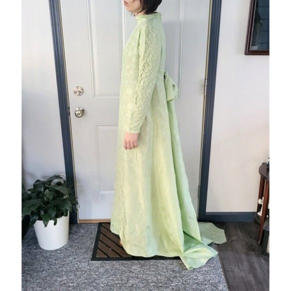 70s‎ Green Renaissance Style Dress - Picture 4 of 8